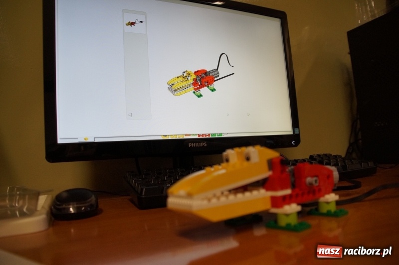 Zdjęcie w galerii na portalu naszraciborz.pl: W szkole na Ostrogu uczą robotyki  wiadomości z regionu