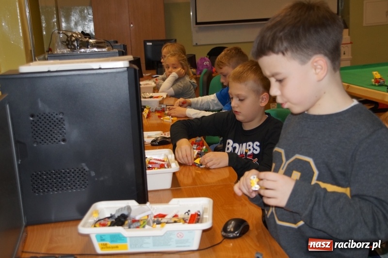 Zdjęcie w galerii na portalu naszraciborz.pl: W szkole na Ostrogu uczą robotyki  wiadomości z regionu