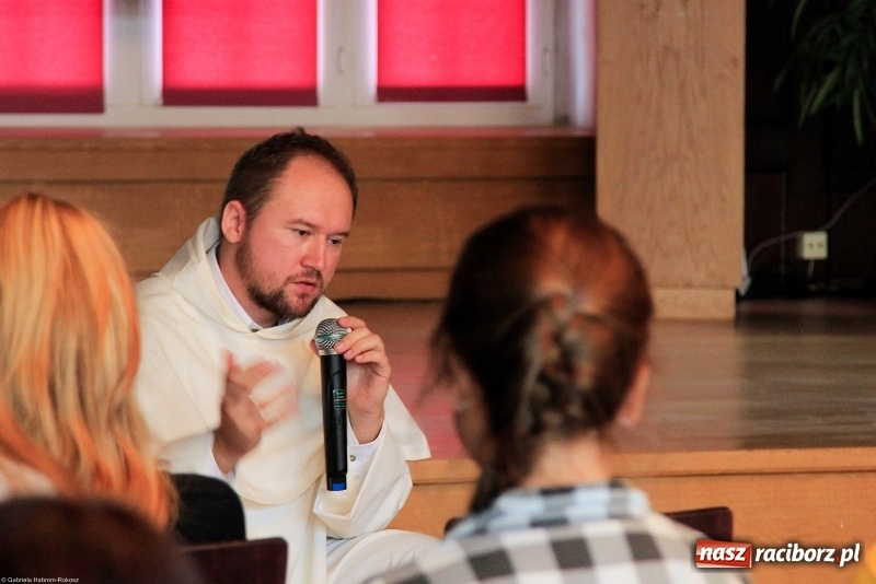 Zdjęcie w galerii na portalu naszraciborz.pl: Adam Rokosz gościem kolejnego Spotkania z Absolwentem w 1 LO wiadomości z regionu
