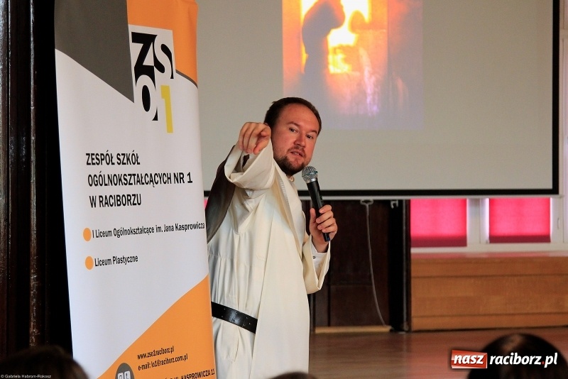 Zdjęcie w galerii na portalu naszraciborz.pl: Adam Rokosz gościem kolejnego Spotkania z Absolwentem w 1 LO wiadomości z regionu