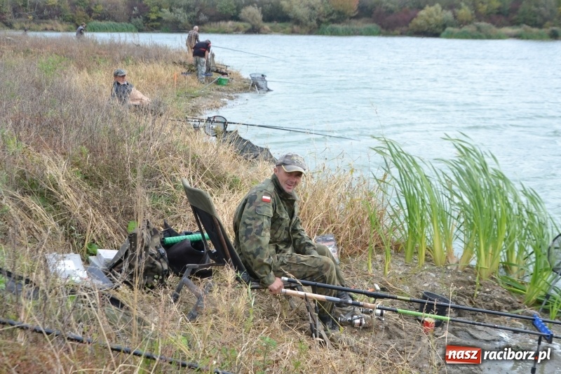 Zdjęcie w galerii na portalu naszraciborz.pl: Kiepskie branie na finał sezonu na stawie Brudny  wiadomości z regionu