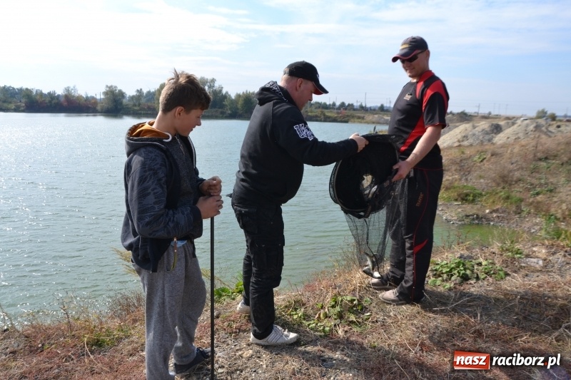 Zdjęcie w galerii na portalu naszraciborz.pl: Kiepskie branie na finał sezonu na stawie Brudny  wiadomości z regionu