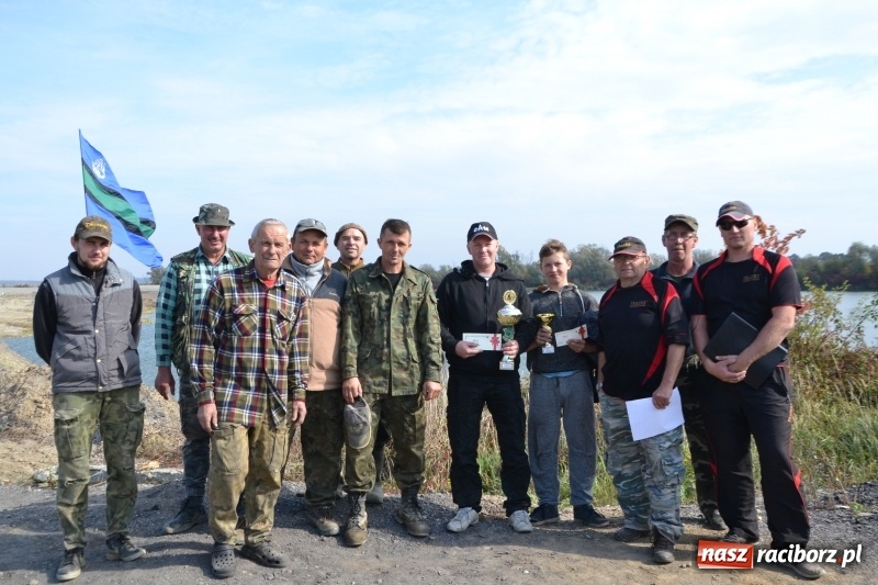 Zdjęcie w galerii na portalu naszraciborz.pl: Kiepskie branie na finał sezonu na stawie Brudny  wiadomości z regionu