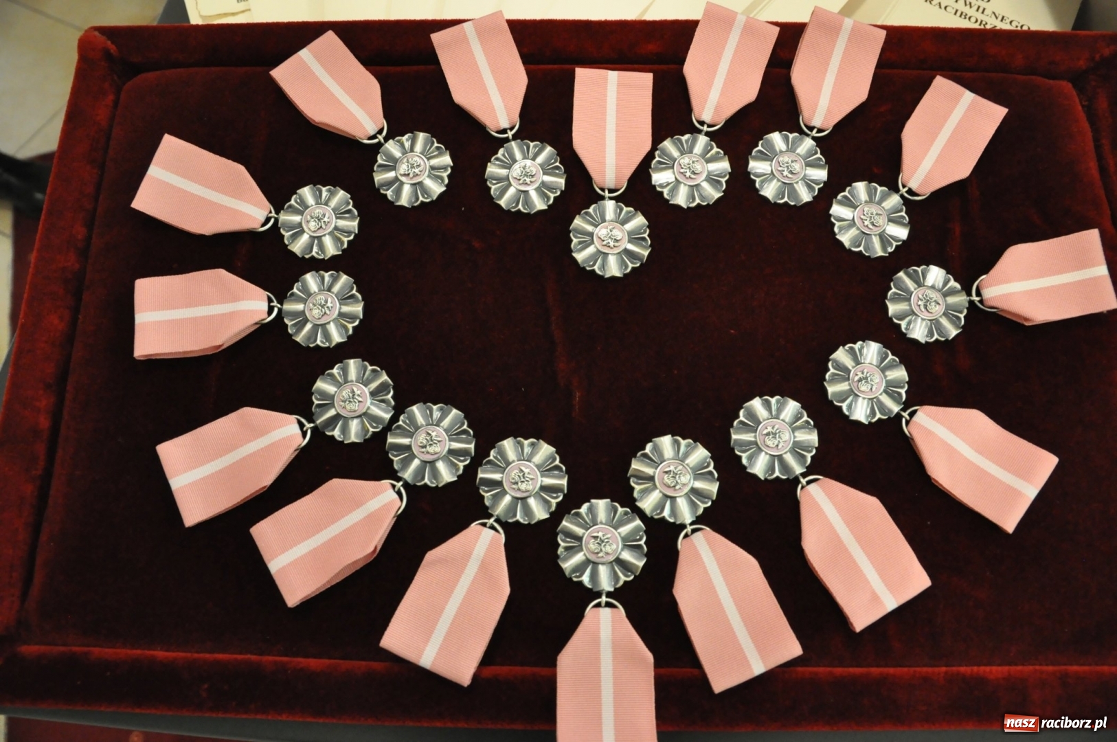 Zdjęcie w galerii na portalu naszraciborz.pl: Złote gody w Raciborzu. Ten medal jest wyjątkowy. Można go zdobyć tylko we dwoje  wiadomości z regionu