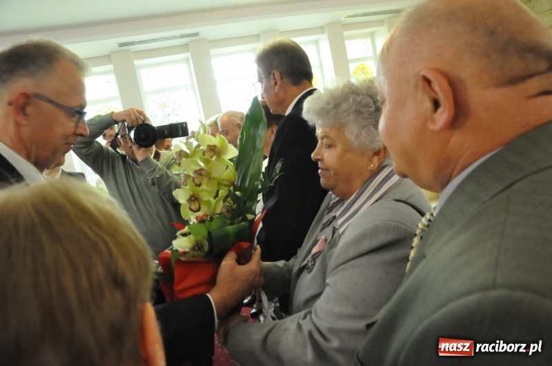 Zdjęcie w galerii na portalu naszraciborz.pl: Złote gody w Raciborzu. Ten medal jest wyjątkowy. Można go zdobyć tylko we dwoje  wiadomości z regionu