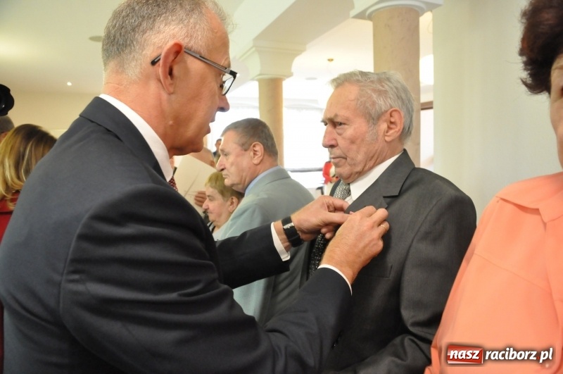 Zdjęcie w galerii na portalu naszraciborz.pl: Złote gody w Raciborzu. Ten medal jest wyjątkowy. Można go zdobyć tylko we dwoje  wiadomości z regionu