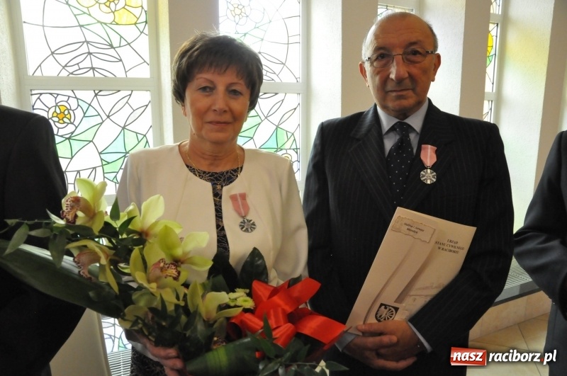Zdjęcie w galerii na portalu naszraciborz.pl: Złote gody w Raciborzu. Ten medal jest wyjątkowy. Można go zdobyć tylko we dwoje  wiadomości z regionu