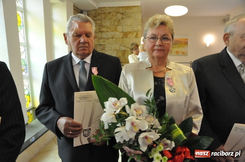 Zdjęcie w galerii na portalu naszraciborz.pl: Złote gody w Raciborzu. Ten medal jest wyjątkowy. Można go zdobyć tylko we dwoje  wiadomości z regionu