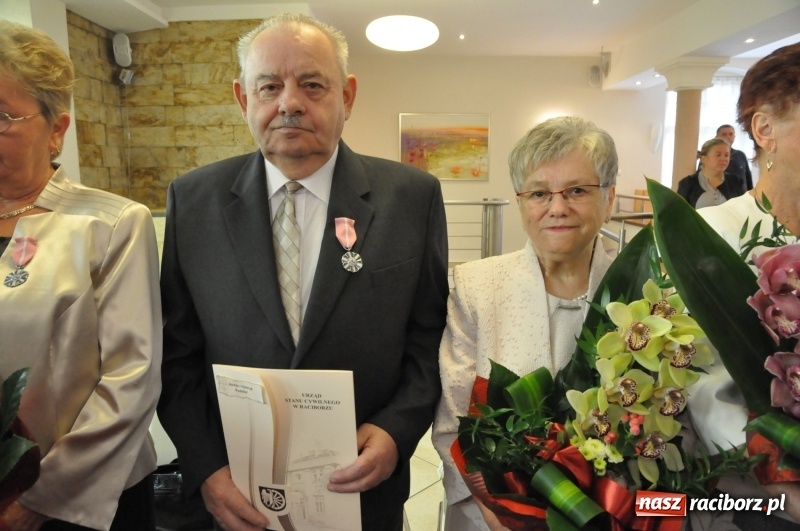 Zdjęcie w galerii na portalu naszraciborz.pl: Złote gody w Raciborzu. Ten medal jest wyjątkowy. Można go zdobyć tylko we dwoje  wiadomości z regionu