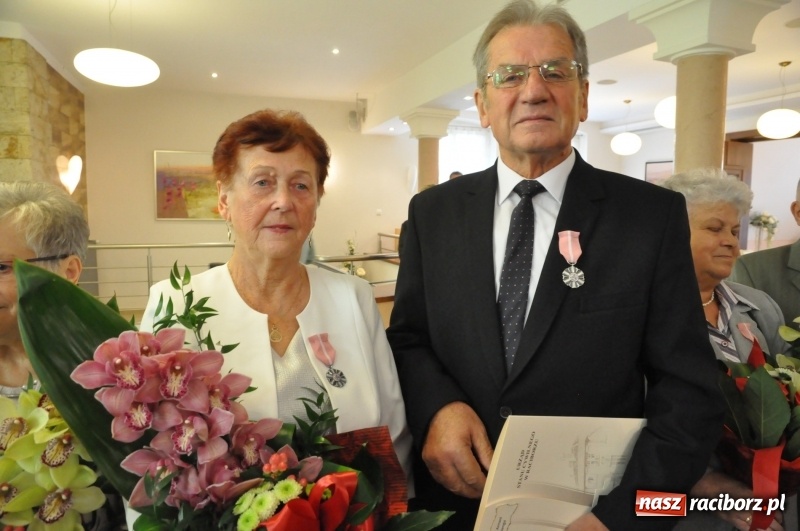 Zdjęcie w galerii na portalu naszraciborz.pl: Złote gody w Raciborzu. Ten medal jest wyjątkowy. Można go zdobyć tylko we dwoje  wiadomości z regionu