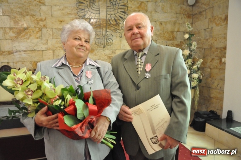 Zdjęcie w galerii na portalu naszraciborz.pl: Złote gody w Raciborzu. Ten medal jest wyjątkowy. Można go zdobyć tylko we dwoje  wiadomości z regionu