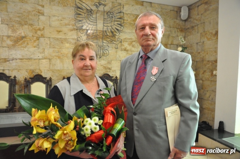 Zdjęcie w galerii na portalu naszraciborz.pl: Złote gody w Raciborzu. Ten medal jest wyjątkowy. Można go zdobyć tylko we dwoje  wiadomości z regionu