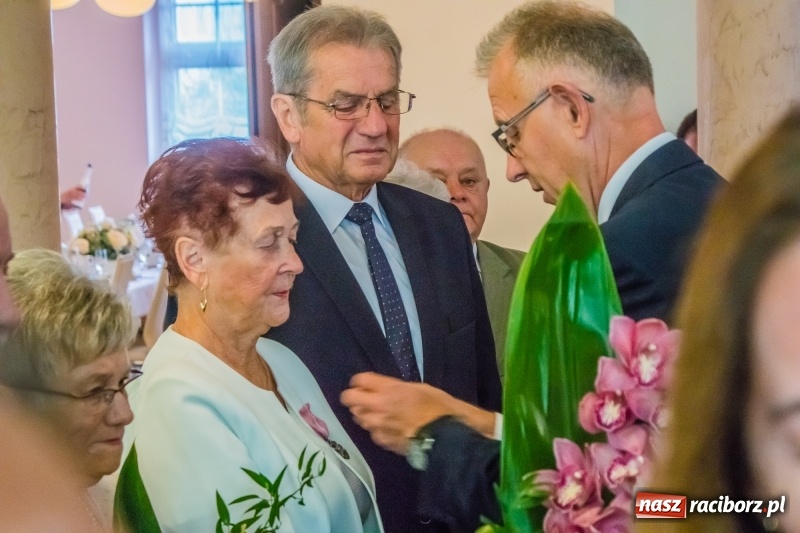Zdjęcie w galerii na portalu naszraciborz.pl: Złote gody w Raciborzu. Ten medal jest wyjątkowy. Można go zdobyć tylko we dwoje  wiadomości z regionu