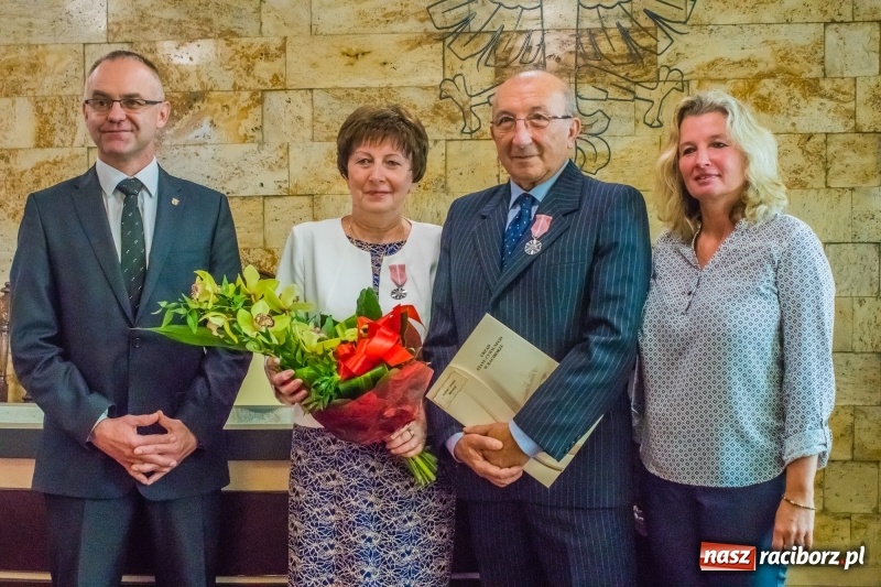 Zdjęcie w galerii na portalu naszraciborz.pl: Złote gody w Raciborzu. Ten medal jest wyjątkowy. Można go zdobyć tylko we dwoje  wiadomości z regionu