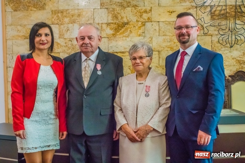 Zdjęcie w galerii na portalu naszraciborz.pl: Złote gody w Raciborzu. Ten medal jest wyjątkowy. Można go zdobyć tylko we dwoje  wiadomości z regionu