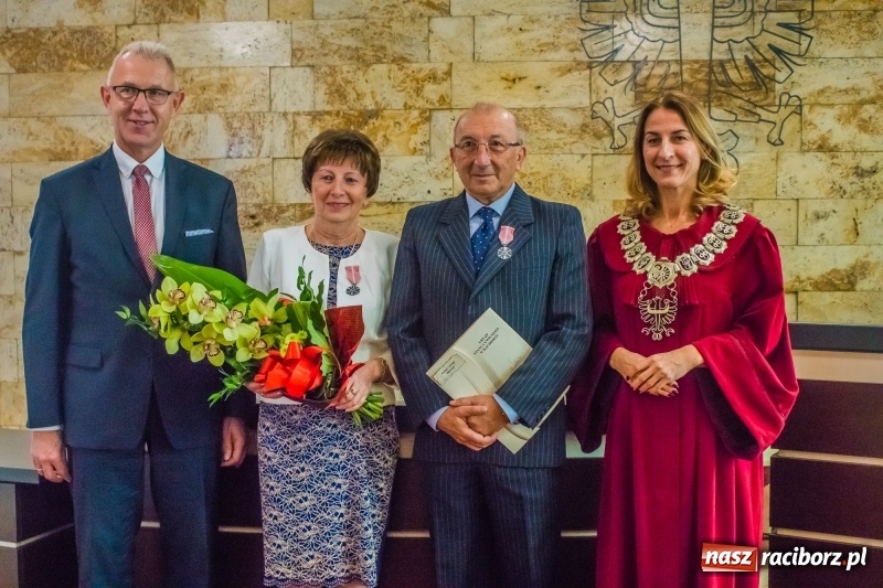 Zdjęcie w galerii na portalu naszraciborz.pl: Złote gody w Raciborzu. Ten medal jest wyjątkowy. Można go zdobyć tylko we dwoje  wiadomości z regionu