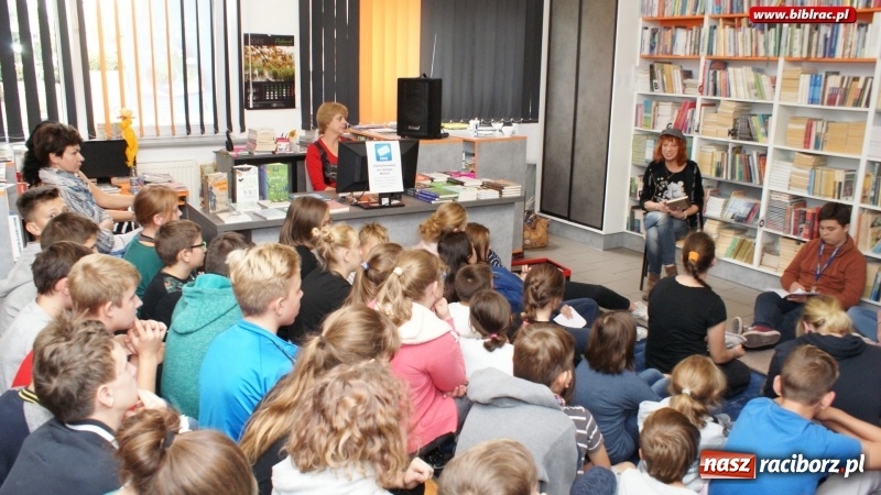 Zdjęcie w galerii na portalu naszraciborz.pl: Spotkania z pisarzami w ramach Wielkiej ligi młodych czytelników wiadomości z regionu