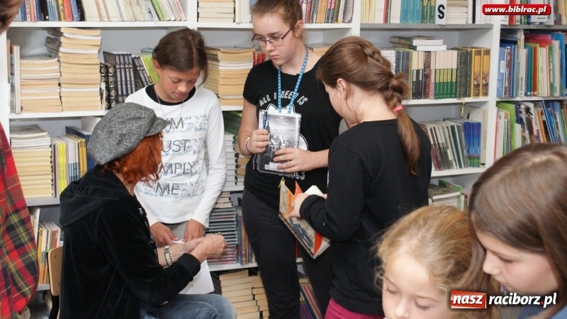 Zdjęcie w galerii na portalu naszraciborz.pl: Spotkania z pisarzami w ramach Wielkiej ligi młodych czytelników wiadomości z regionu