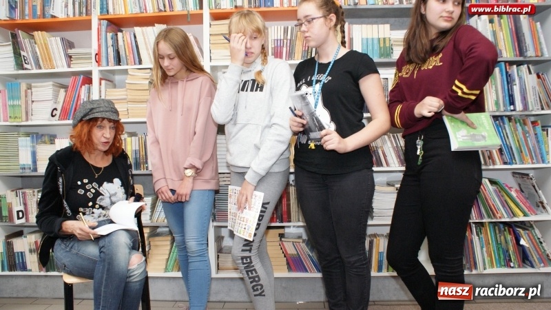 Zdjęcie w galerii na portalu naszraciborz.pl: Spotkania z pisarzami w ramach Wielkiej ligi młodych czytelników wiadomości z regionu