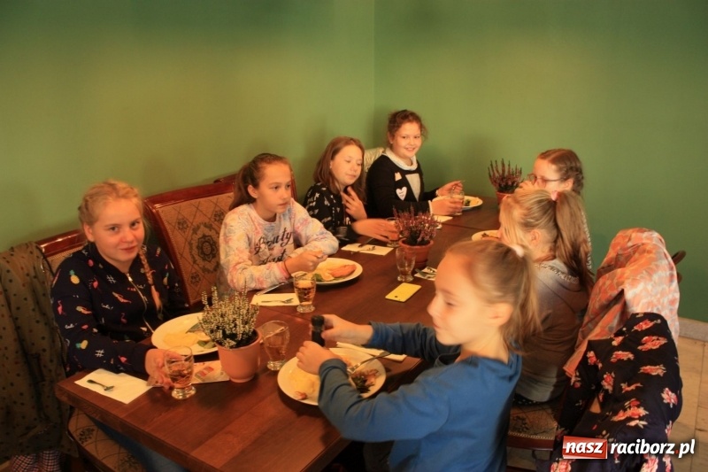 Zdjęcie w galerii na portalu naszraciborz.pl: W świecie rozbójnika Rumcajsa. Kolejne działanie projektowe krzanowickiego MOK wiadomości z regionu