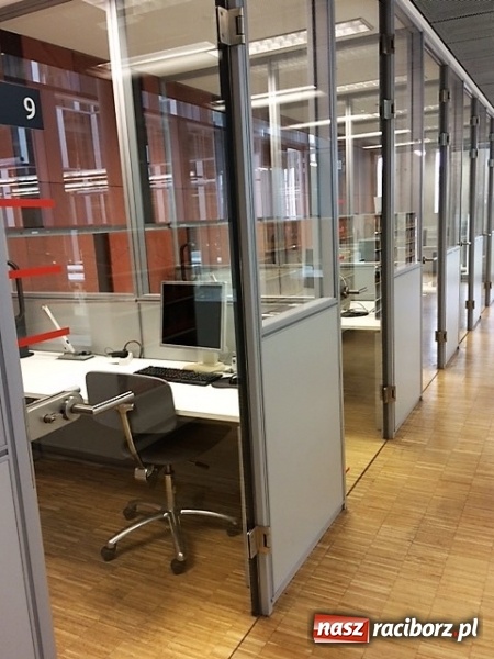 Zdjęcie w galerii na portalu naszraciborz.pl: Wizyta uczniów Liceum Plastycznego w Centrum Informacji Naukowej i Bibliotece Akademickiej w Katowicach wiadomości z regionu