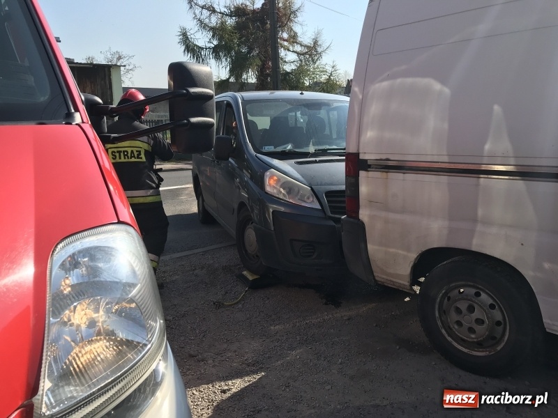 Zdjęcie w galerii na portalu naszraciborz.pl: Zderzenie samochodów dostawczych w Bieńkowicach  wiadomości z regionu