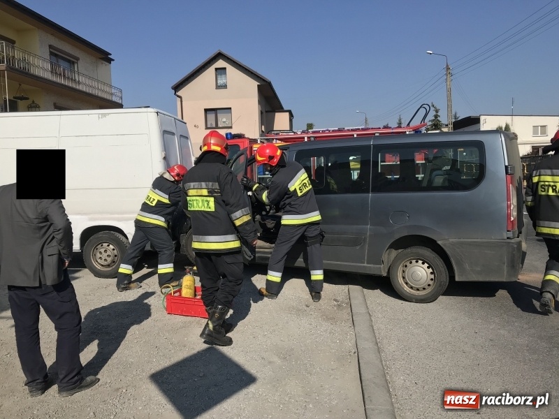 Zdjęcie w galerii na portalu naszraciborz.pl: Zderzenie samochodów dostawczych w Bieńkowicach  wiadomości z regionu