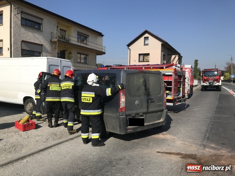 Zdjęcie w galerii na portalu naszraciborz.pl: Zderzenie samochodów dostawczych w Bieńkowicach  wiadomości z regionu