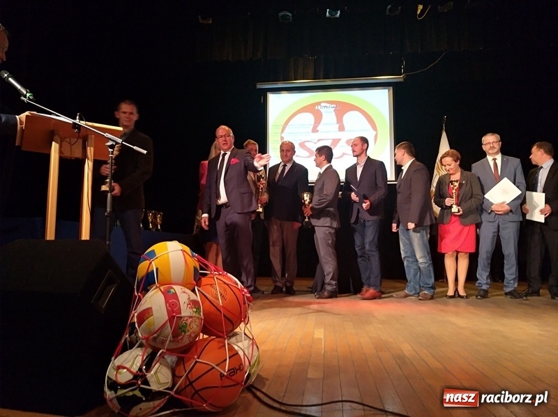 Zdjęcie w galerii na portalu naszraciborz.pl: Sport szkolny. Victoria Racibórz najlepszym klubem na Śląsku wiadomości z regionu