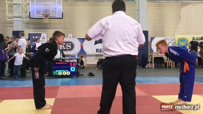 Zdjęcie w galerii na portalu naszraciborz.pl: Łamatorzy na podium w Mysłowicach wiadomości z regionu