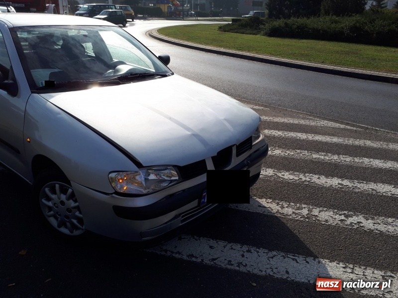 Zdjęcie w galerii na portalu naszraciborz.pl: Nie zdążył wytrzeźwieć. Spowodował kolizję na rondzie FOTO wiadomości z regionu