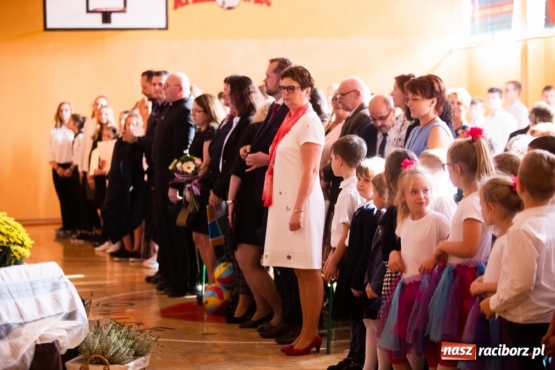 Zdjęcie w galerii na portalu naszraciborz.pl: Szkoła w Krzanowicach ma już 40 lat  wiadomości z regionu