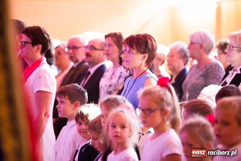 Zdjęcie w galerii na portalu naszraciborz.pl: Szkoła w Krzanowicach ma już 40 lat  wiadomości z regionu