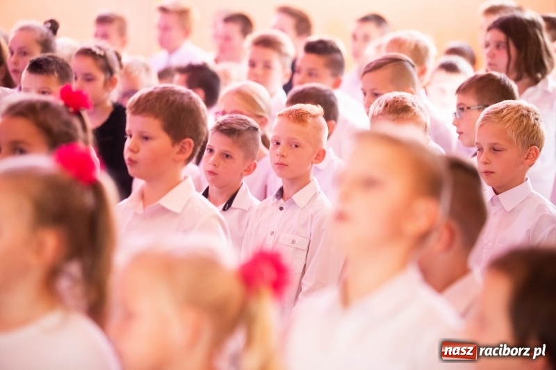 Zdjęcie w galerii na portalu naszraciborz.pl: Szkoła w Krzanowicach ma już 40 lat  wiadomości z regionu