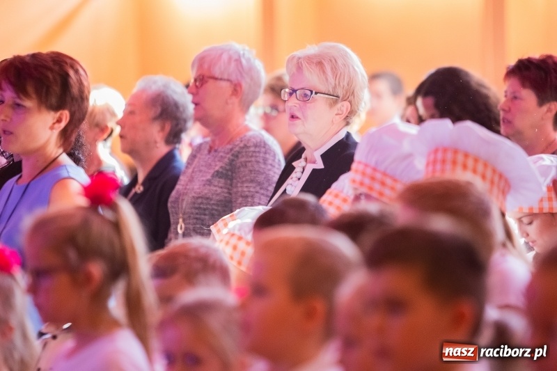 Zdjęcie w galerii na portalu naszraciborz.pl: Szkoła w Krzanowicach ma już 40 lat  wiadomości z regionu