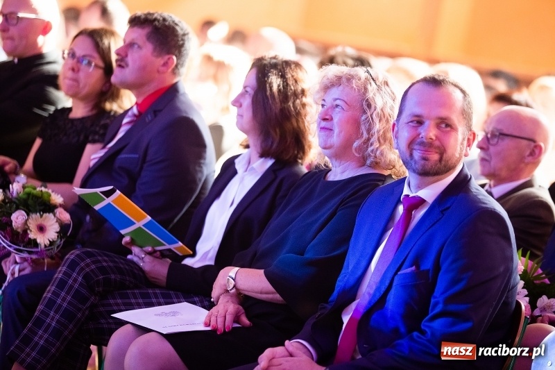 Zdjęcie w galerii na portalu naszraciborz.pl: Szkoła w Krzanowicach ma już 40 lat  wiadomości z regionu