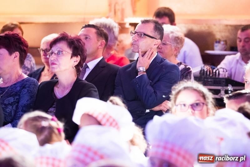 Zdjęcie w galerii na portalu naszraciborz.pl: Szkoła w Krzanowicach ma już 40 lat  wiadomości z regionu