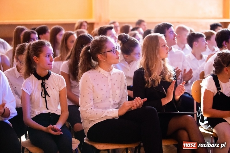 Zdjęcie w galerii na portalu naszraciborz.pl: Szkoła w Krzanowicach ma już 40 lat  wiadomości z regionu