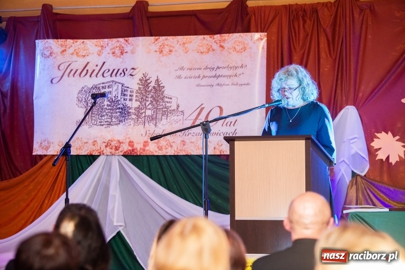 Zdjęcie w galerii na portalu naszraciborz.pl: Szkoła w Krzanowicach ma już 40 lat  wiadomości z regionu