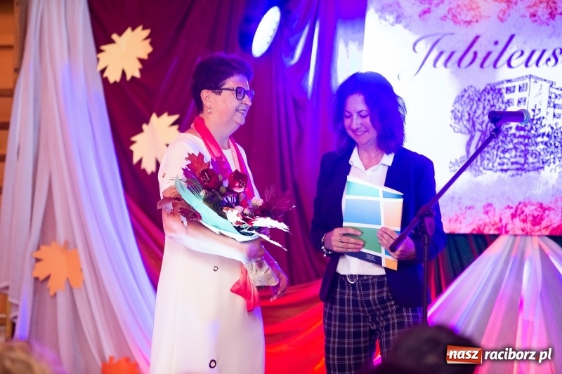 Zdjęcie w galerii na portalu naszraciborz.pl: Szkoła w Krzanowicach ma już 40 lat  wiadomości z regionu