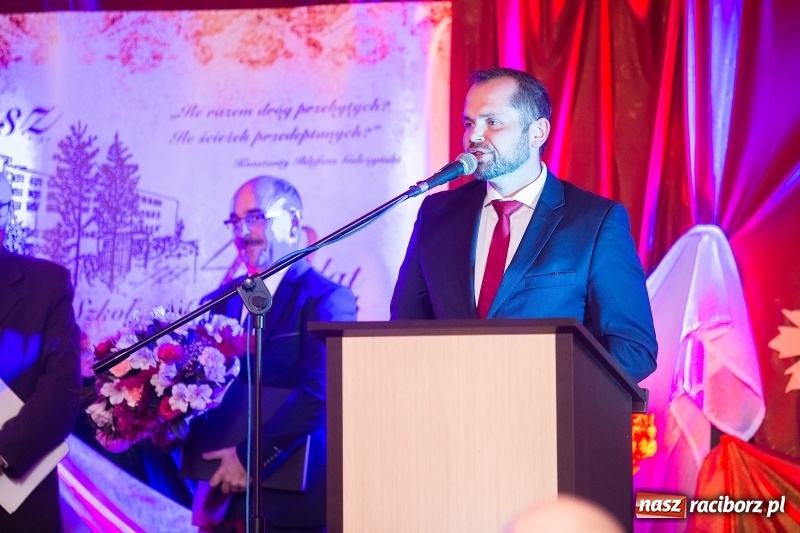 Zdjęcie w galerii na portalu naszraciborz.pl: Szkoła w Krzanowicach ma już 40 lat  wiadomości z regionu