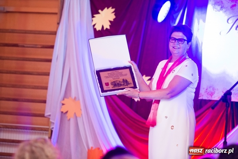 Zdjęcie w galerii na portalu naszraciborz.pl: Szkoła w Krzanowicach ma już 40 lat  wiadomości z regionu