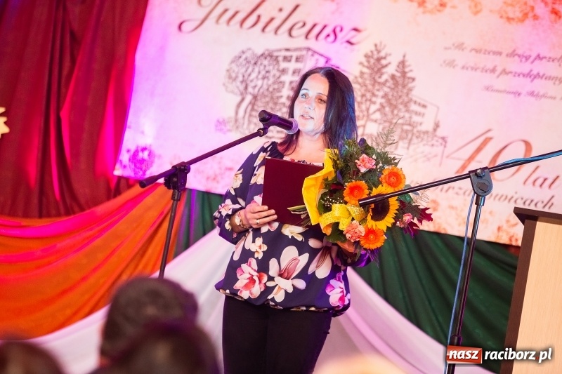 Zdjęcie w galerii na portalu naszraciborz.pl: Szkoła w Krzanowicach ma już 40 lat  wiadomości z regionu