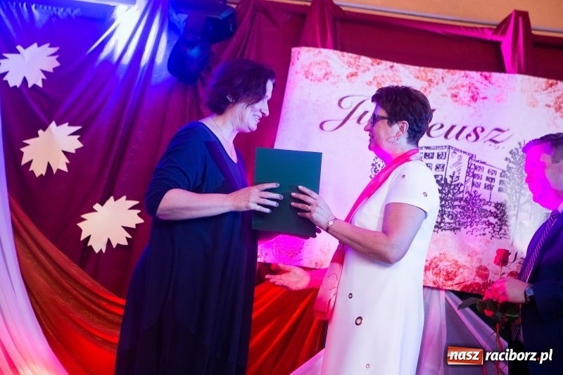 Zdjęcie w galerii na portalu naszraciborz.pl: Szkoła w Krzanowicach ma już 40 lat  wiadomości z regionu