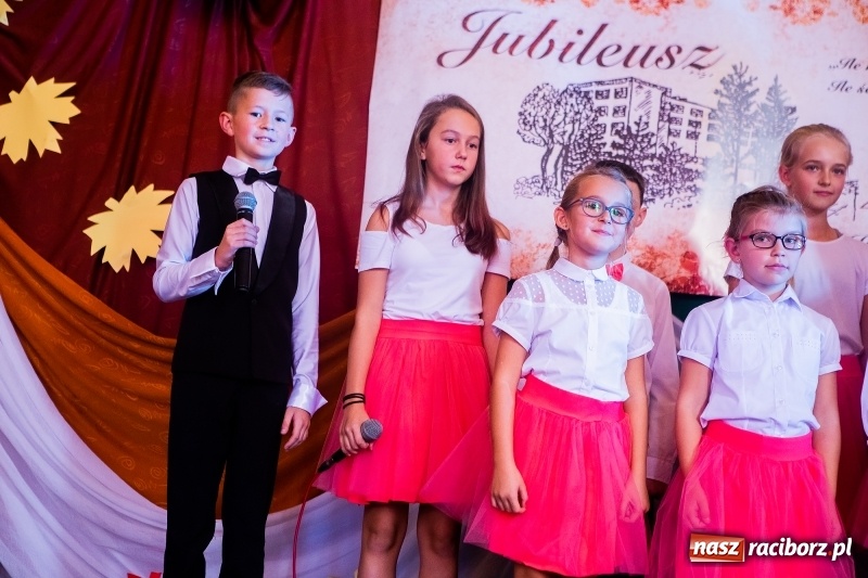 Zdjęcie w galerii na portalu naszraciborz.pl: Szkoła w Krzanowicach ma już 40 lat  wiadomości z regionu