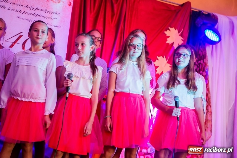 Zdjęcie w galerii na portalu naszraciborz.pl: Szkoła w Krzanowicach ma już 40 lat  wiadomości z regionu