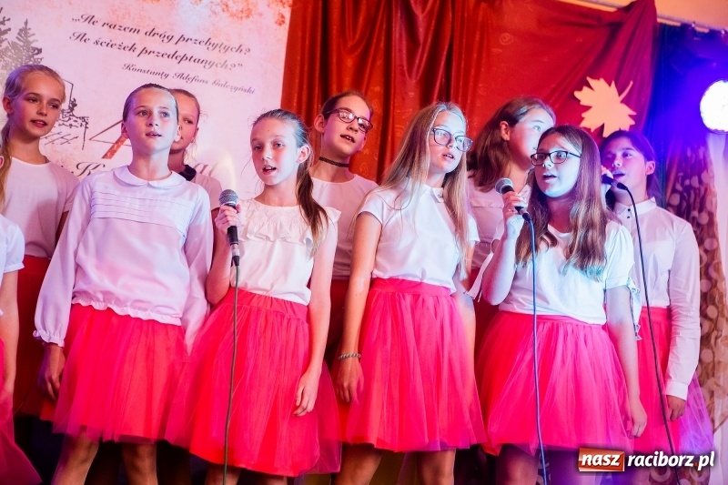 Zdjęcie w galerii na portalu naszraciborz.pl: Szkoła w Krzanowicach ma już 40 lat  wiadomości z regionu