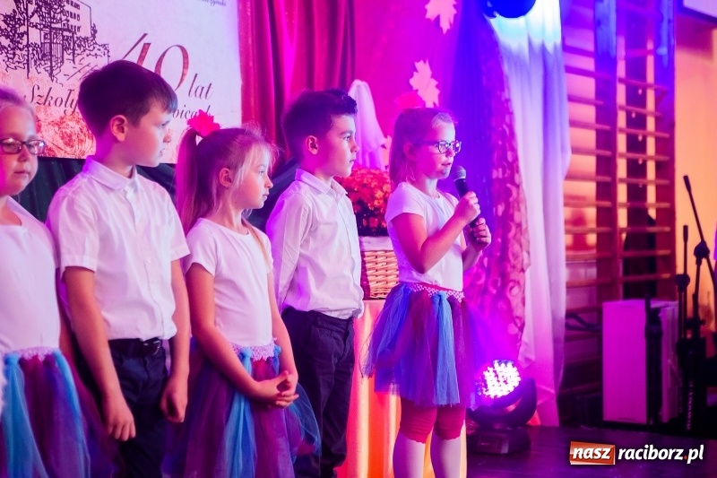 Zdjęcie w galerii na portalu naszraciborz.pl: Szkoła w Krzanowicach ma już 40 lat  wiadomości z regionu