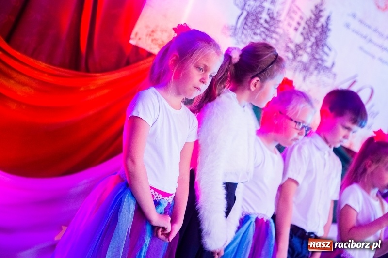 Zdjęcie w galerii na portalu naszraciborz.pl: Szkoła w Krzanowicach ma już 40 lat  wiadomości z regionu