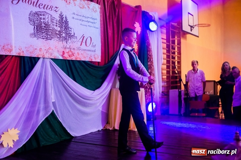 Zdjęcie w galerii na portalu naszraciborz.pl: Szkoła w Krzanowicach ma już 40 lat  wiadomości z regionu